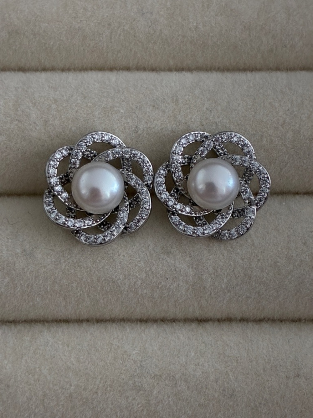 Elegant Silver Pearl Flower Earrings